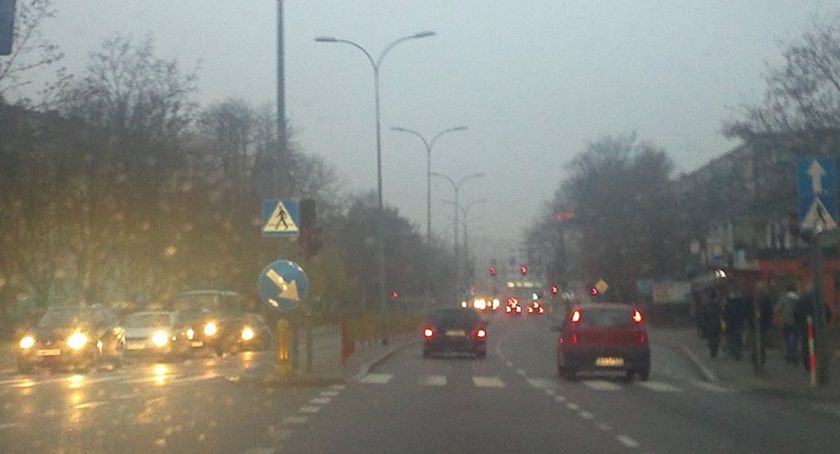 Darmowy transport publiczny powinien być dostępny, gdy jest zagrożenie smogiem. To proponuje młoda Lewica