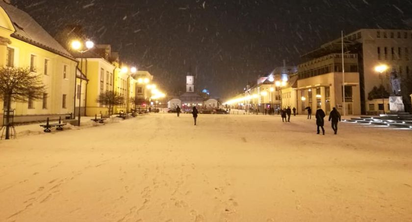 Znów sypnęło śniegiem i znów nie było komu odśnieżać