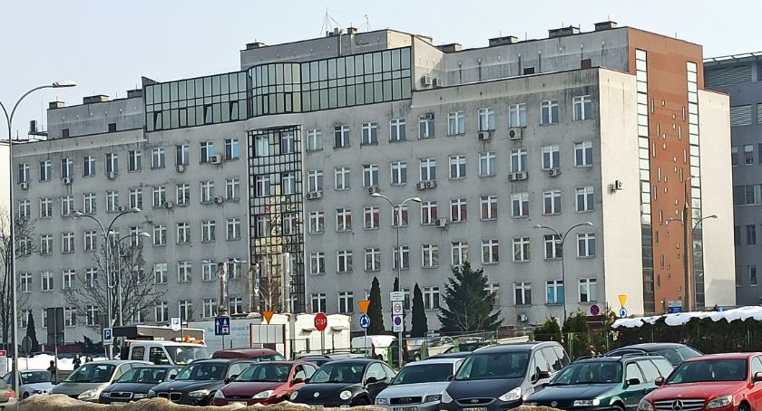 Pierwszy raz od jesieni ubiegłego roku dzienna liczba zakażeń koronawirusem przekroczyła 20 tys.