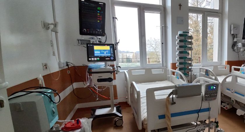 Pacjentów covidowych wciąż przybywa w szpitalach. Minionej doby odnotowano ponad 17 tys. nowych zakażeń
