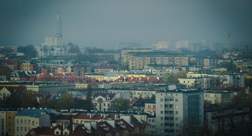 Politycy wzywają Tadeusza Truskolaskiego by sięgnął po pieniądze na czyste powietrze