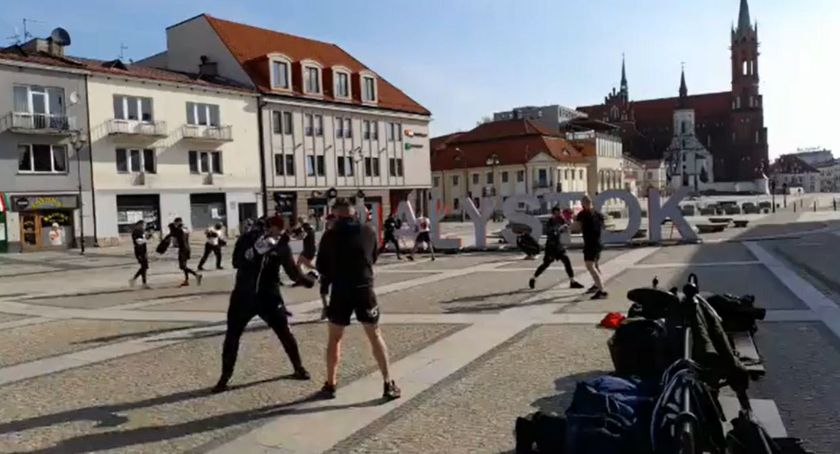 Trening na Rynku Kościuszki zakończyła Policja