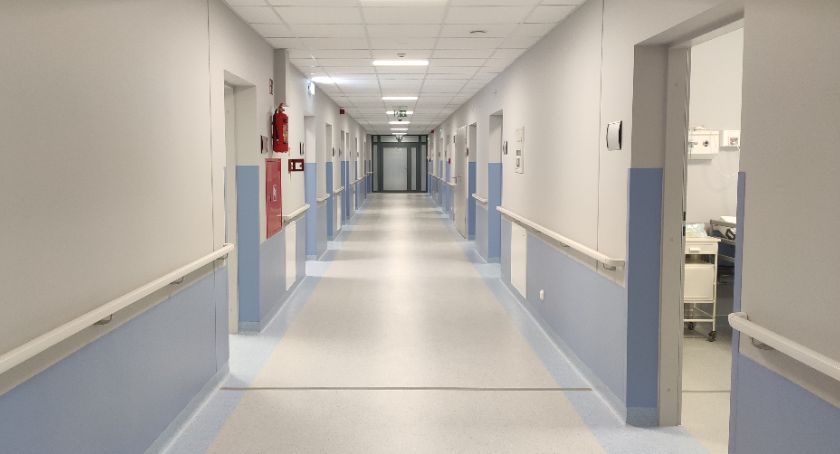 Po weekendzie odnotowano znaczny spadek nowych zakażeń i zgonów