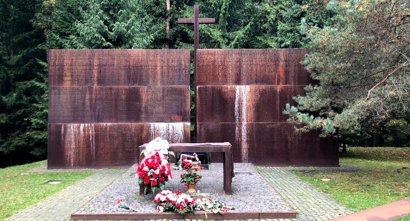 Podlaski Instytut Kultury organizuje jutro Dzień Pamięci Ofiar Zbrodni Katyńskiej