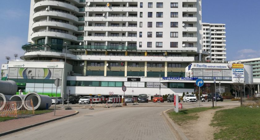 Osiedle Białostoczek podzielone na pół. Są trudności z dojazdem do punktu szczepień. Ale magistrat nie widzi problemów