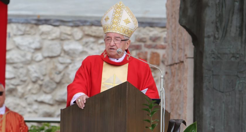 Sławoj Leszek Głódź już nie jest honorowym obywatelem Białegostoku