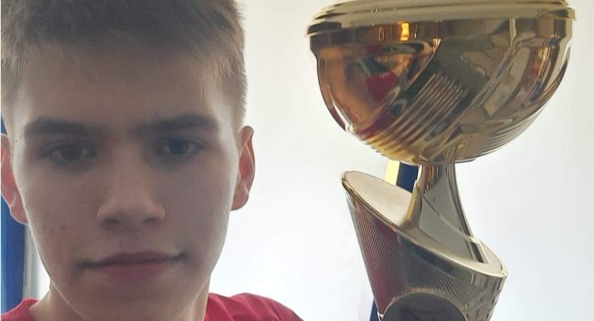 W barwach UKS Dojlidy będzie grał Alan Kulczycki do 2025 roku