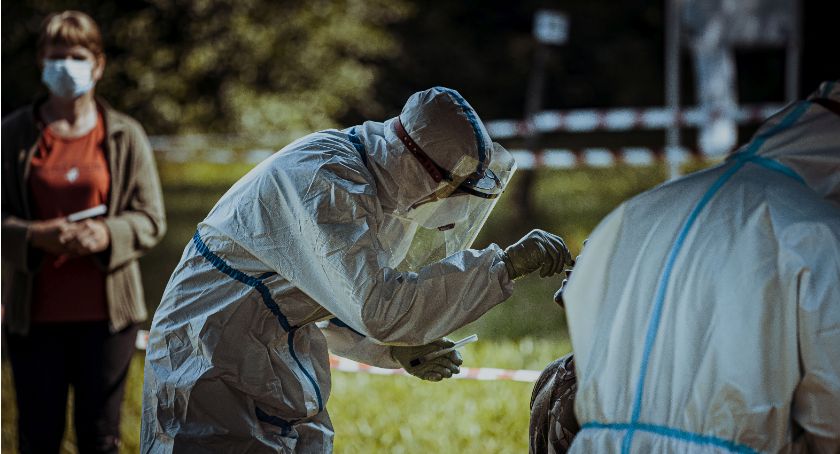 Od wczoraj w Polsce odnotowano niewielki wzrost zakażeń koronawirusowych 