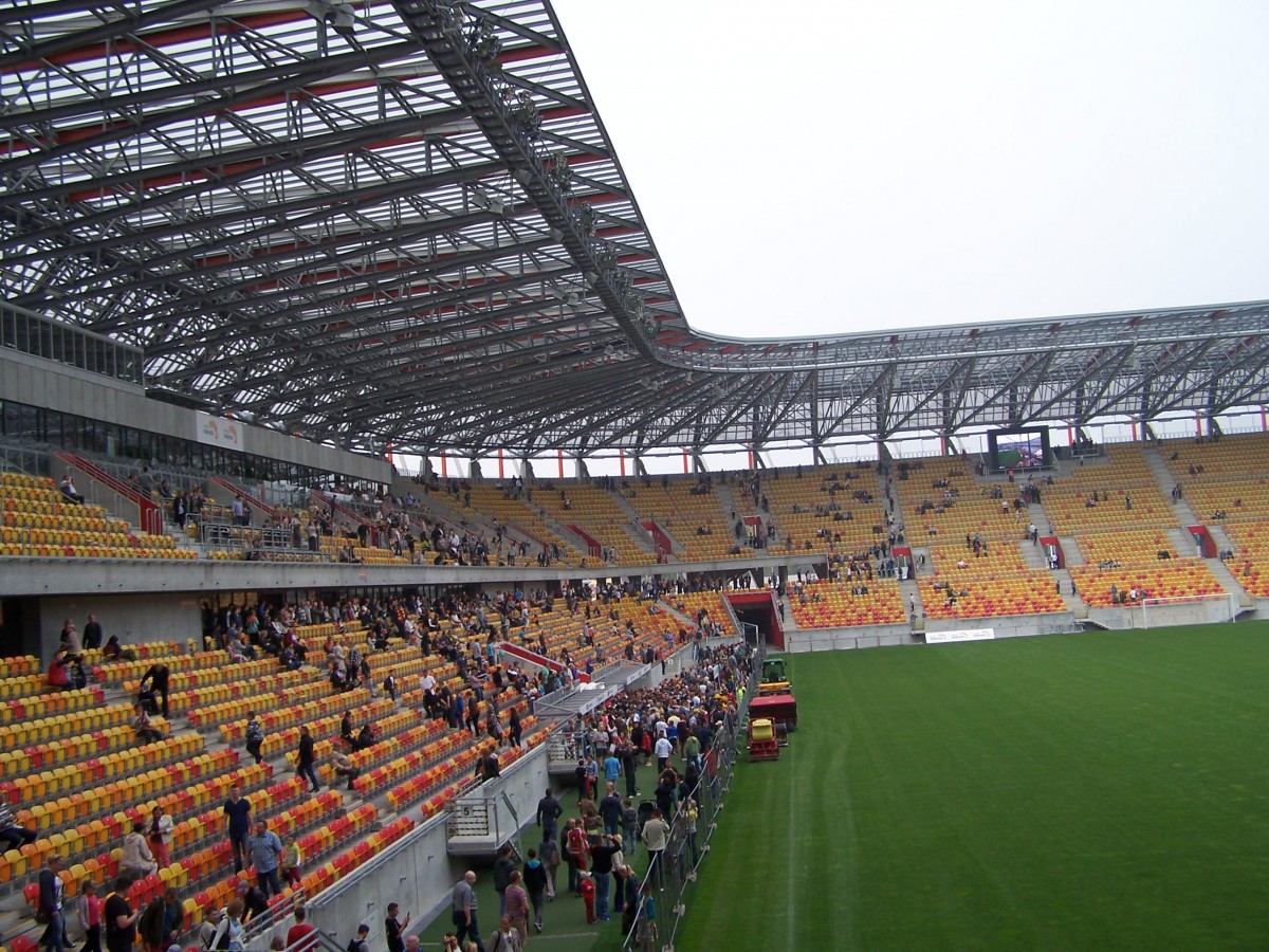 Stadion wciąż bez sponsora tytularnego