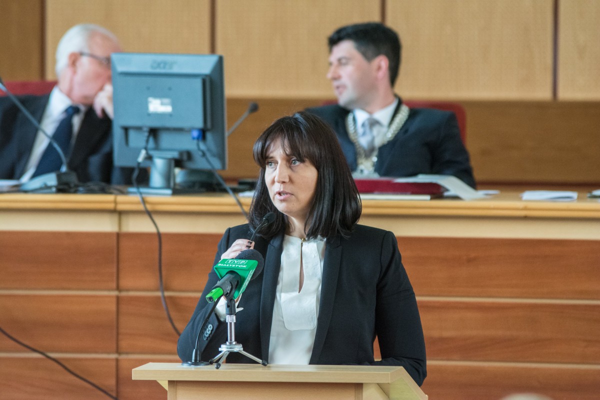 To wystąpienie powinno przejść do historii. Radna też!