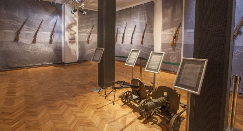 Muzeum Wojska z wystawą o broni palnej na przełomie XIX i XX wieku