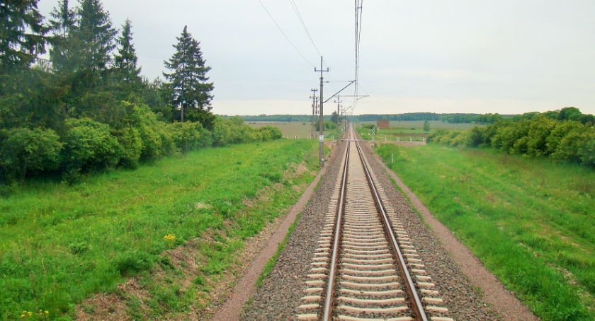 Przez kilka dni na przejeździe kolejowo-drogowym w Żedni będzie obowiązywał ruch wahadłowy