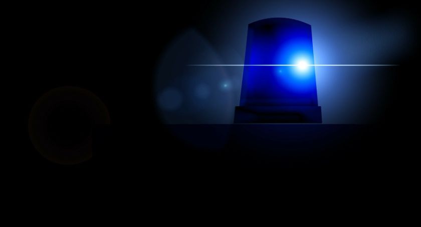 Eskalacja kryzysu na granicy. Dziesiątki radiowozów pruje na bombach w stronę Kuźnicy