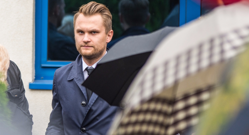 Z wyborcami jakiego okręgu utrzymuje kontakt poseł Truskolaski? 