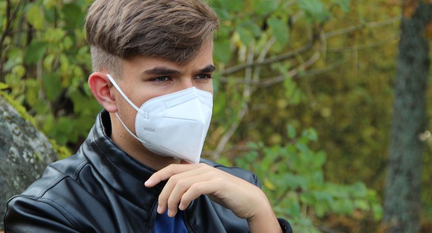 Blisko 19 tysięcy zakażeń. Jak na weekend, to zła wiadomość
