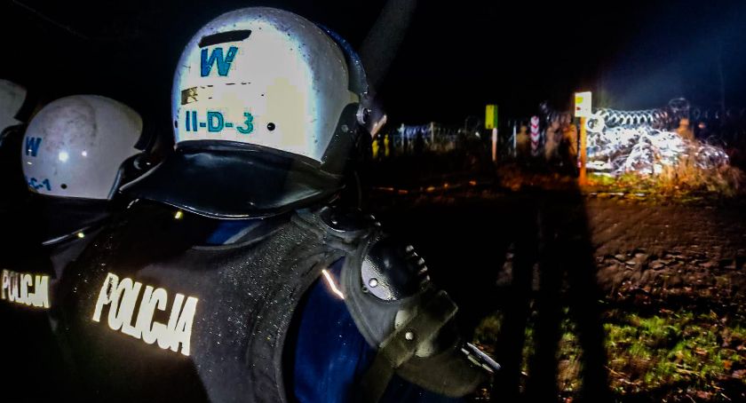 Białoruskie służby uszkodziły ogrodzenie, by migrantom łatwiej było przejść [WIDEO]