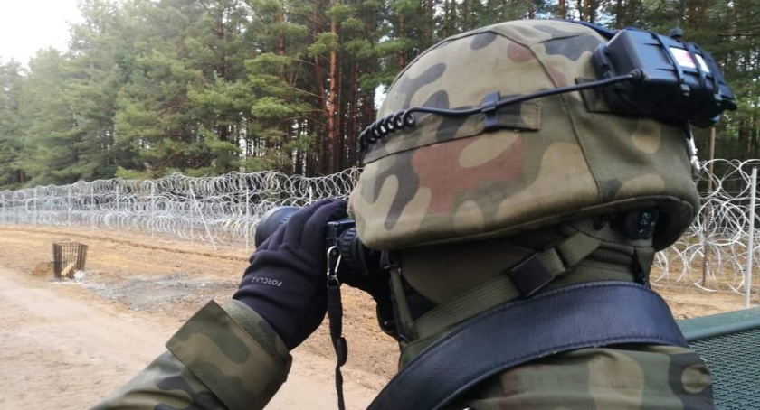 Najmniej prób wejścia do Polski od sierpnia. Wyczekują obiecanego przez Białorusinów raju?