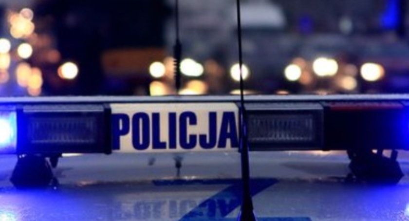 Dożywotni zakaz prowadzenia pojazdów dla kierowcy, który chciał potrącić policjanta