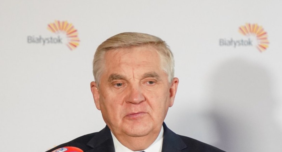 Antyszczepionkowcy ogłosili wyrok śmierci na Tadeusza Truskolaskiego. Co na to radni?
