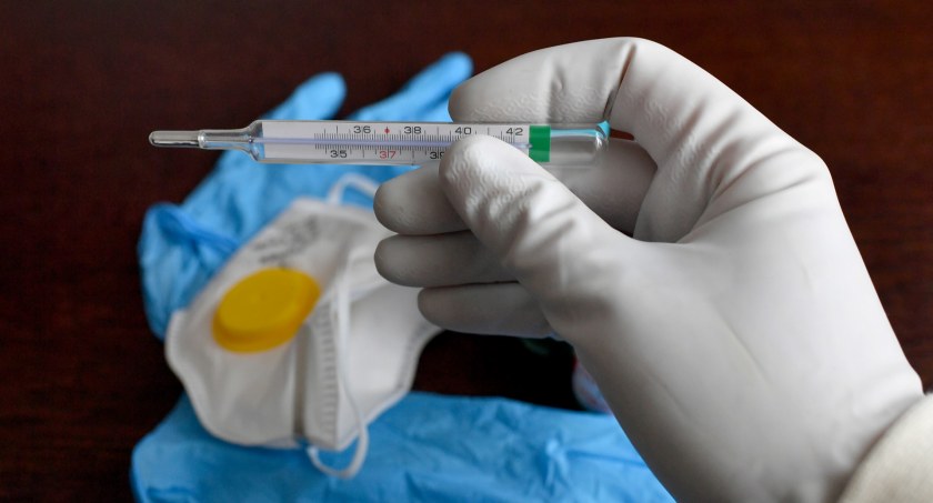Koronawirus w Podlaskiem: 768 zakażeń i osiem zgonów. Co z leczeniem amantadyną?