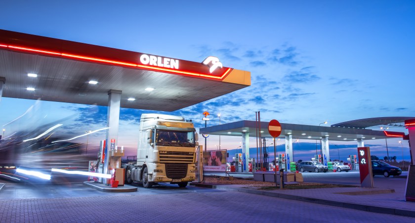 Obajtek się nie patyczkuje. Orlen wypowiada umowy stacjom manipulującym cenami paliw