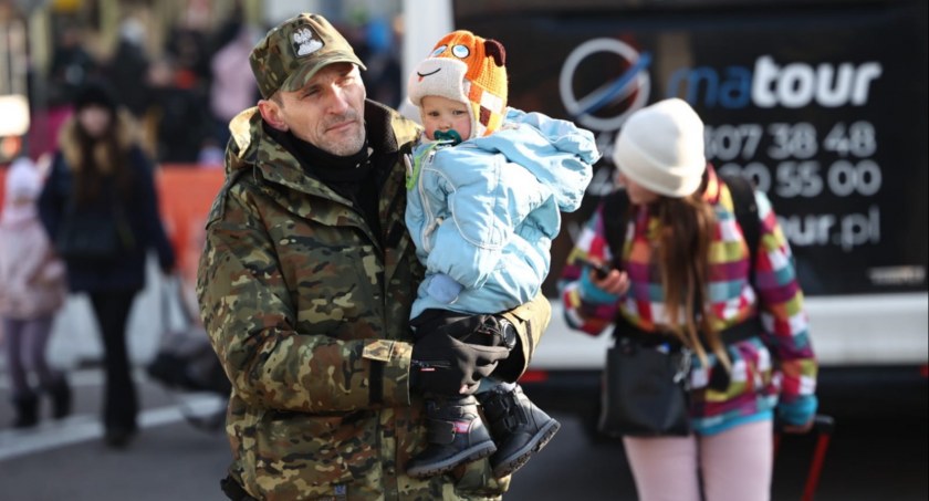 Polska przyjmuje tysiące uchodźców. Trwa dramat na Ukrainie