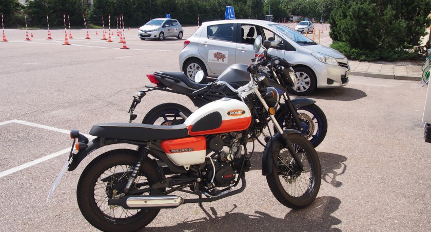Wiosna na motocyklu. Kto nie ma prawa jazdy, może zacząć je robić