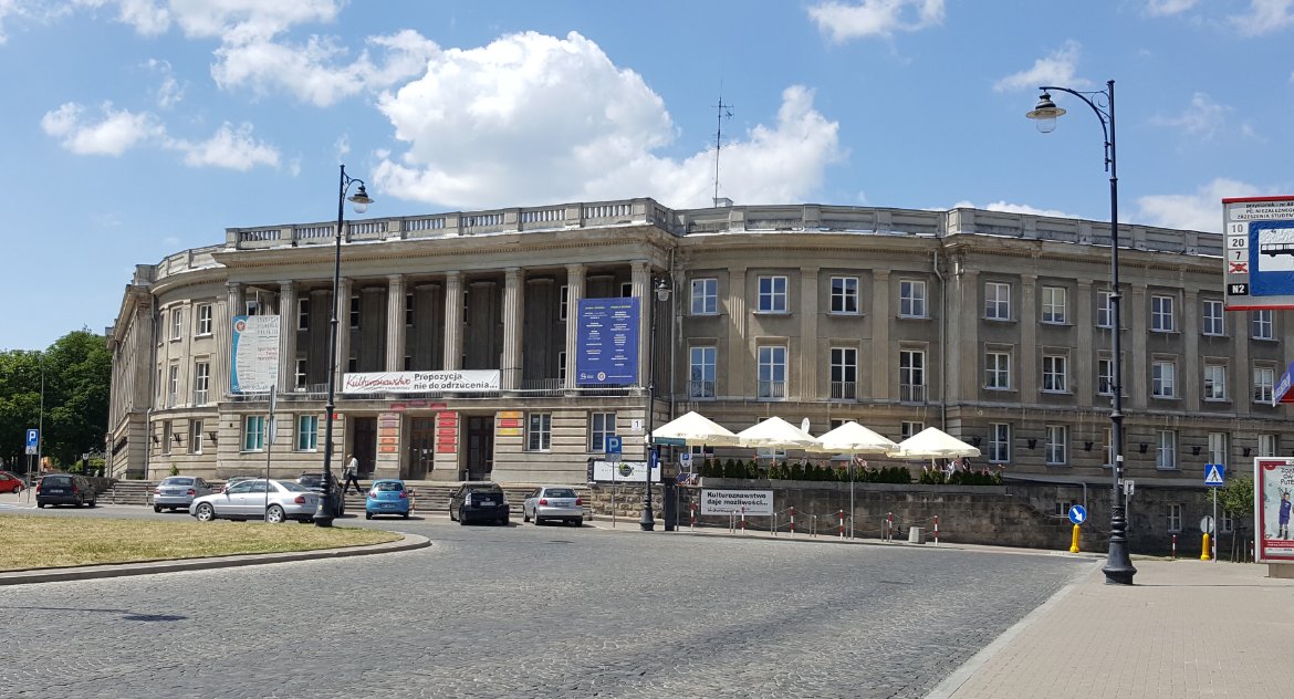 Trzy nieruchomości Uniwersytetu w Białymstoku idą pod młotek. Wśród nich jest także dawny dom partii