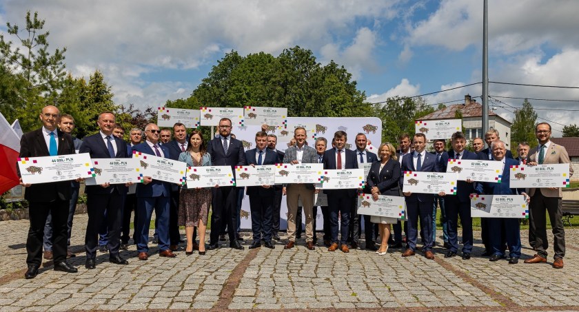 Samorządowcy z gmin przygranicznych otrzymali dotację naprawdę dróg. Jednak to kropla w morzu potrzeb