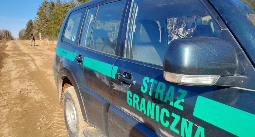 Straż Graniczna zatrzymała kolejnych przemytników ludzi i interweniowała w związku z nielegalnym przekraczaniem granicy