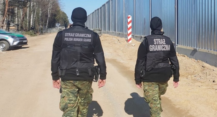 Cudzoziemcy z Białorusi usiłują przedostać się do Polski w tych miejscach, gdzie nie ma zapory