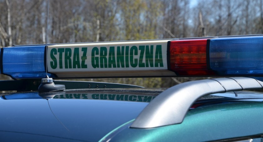 Straż Graniczna interweniowała wobec 11 cudzoziemców. Musiała także kolejny raz dementować fake newsy