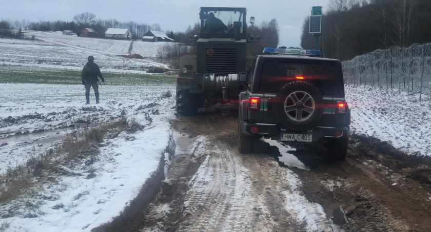 Zniszczone drogi w miejscowościach przygranicznych będą naprawione. Jest już specjalny fundusz na ten cel