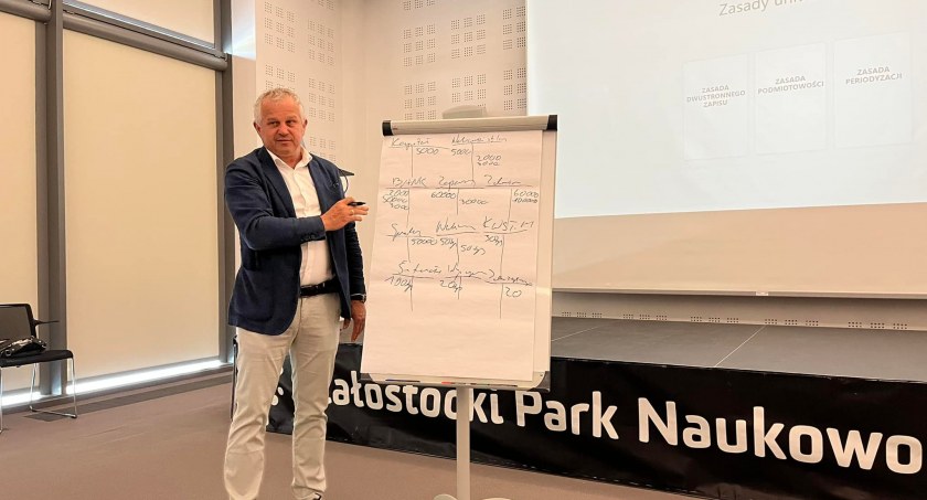 Ekspert z białostockiej kancelarii o podatkach przy sprzedaży firmowego auta