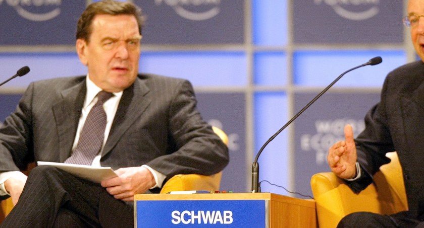 Gerhard Schroeder rozmawiał w Moskwie z Putinem. Przywiózł w zasadzie jedną trochę dobrą wiadomość