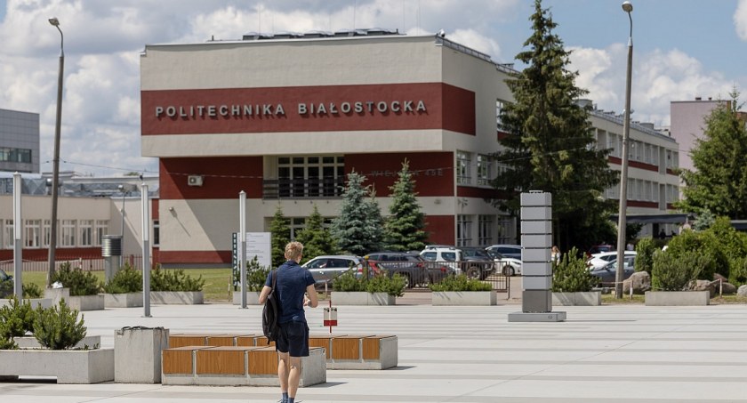 Politechnika ma jeszcze ponad 450 wolnych miejsc. Sprawdź na jakich kierunkach