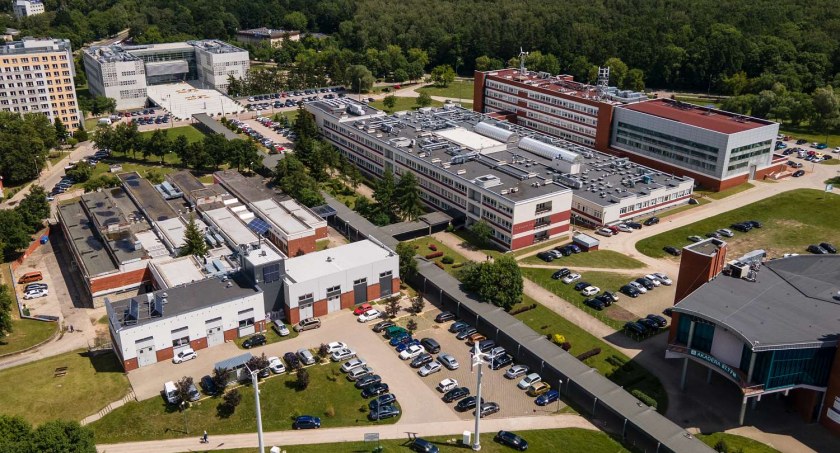 Studia niestacjonarne to rozwiązanie dla pracujących. Politechnika ma 940 miejsc, rekrutacja wystartowała
