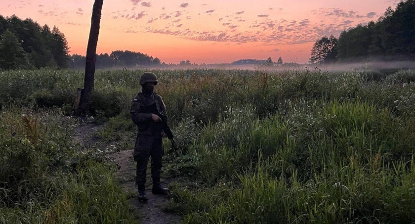 Ponad 50 cudzoziemców minionej doby usiłowało dostać się z Białorusi do Polski