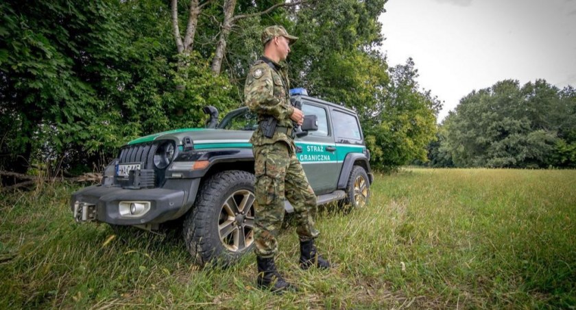 Migranci trafiają na Białoruś z Rosji. Dwóm dyktatorom zależy na destabilizacji regionu