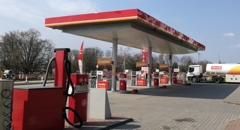 Wreszcie: ceny paliw mają spadać choć marże wysokie