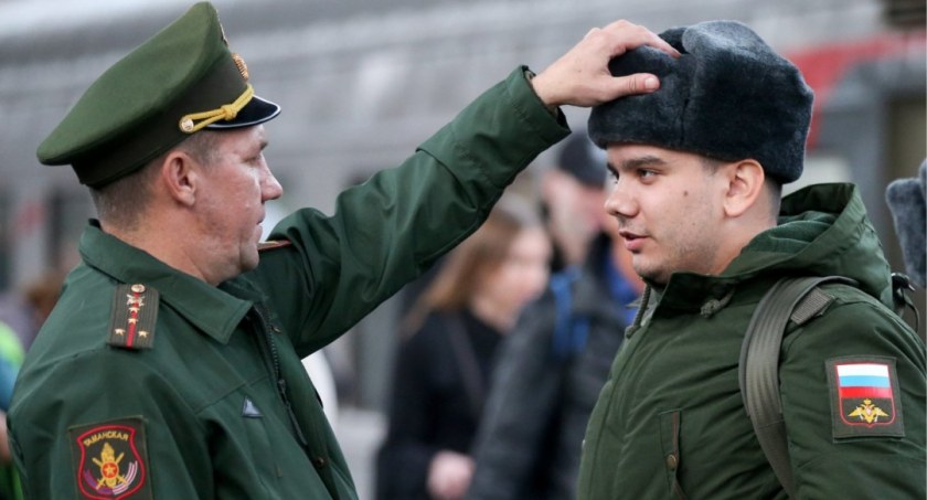 Brytyjski wywiad ustalił, że na front zostaną wysłani ci zmobilizowani Rosjanie po bardzo krótkim przeszkoleniu