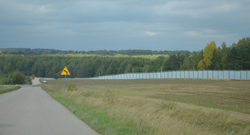 Pod polsko – białoruską granicą zatrzymanych zostało 69 nielegalnych migrantów i 5 przemytników ludzi