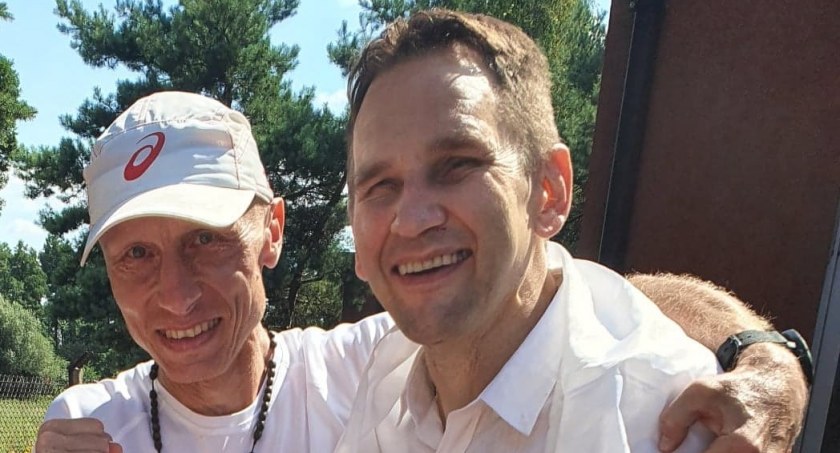 Robert Ciulkin nie ustaje w pomaganiu. Mistrz wspiera legendę kick-boxingu