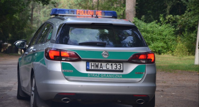 Podlaska Straż Graniczna od wczoraj zatrzymała kolejnych, aż ośmiu przemytników ludzi