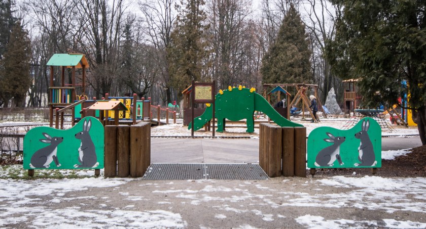 Plac zabaw na Plantach przejdzie modernizację. Zaplanowana jest też budowa nowej toalety publicznej