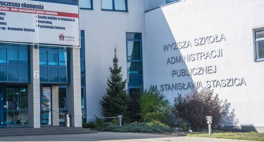 Prawie dwa lata temu Miasto kupiło budynki po WSAP. Wszystko stoi, niszczeje i nic się nie dzieje