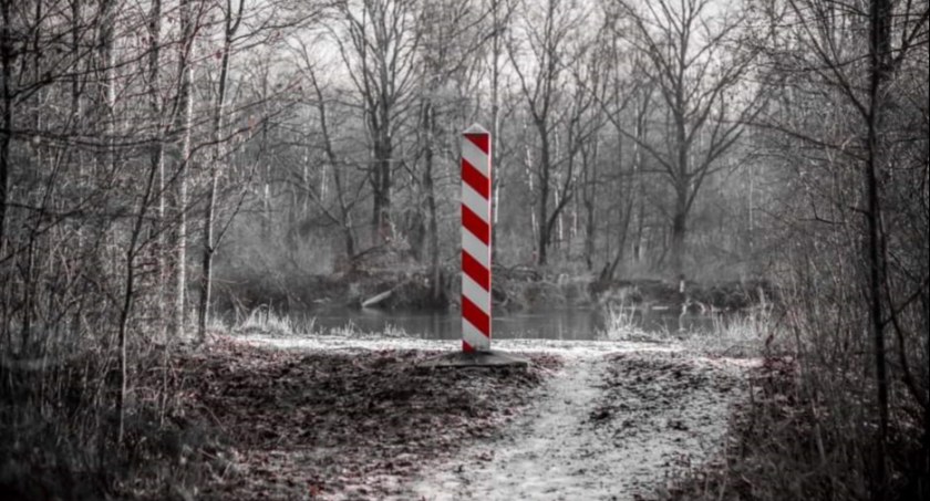 Znów cudzoziemcy z Białorusi próbowali przeprawić się pontonem do Polski