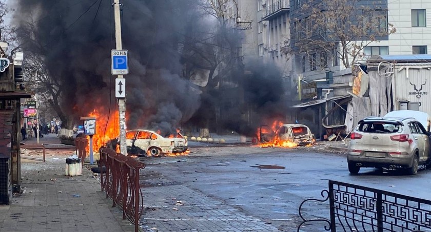 Rosjanie ostrzelali Chersoń. Prowadzą działania typowo terrorystyczne