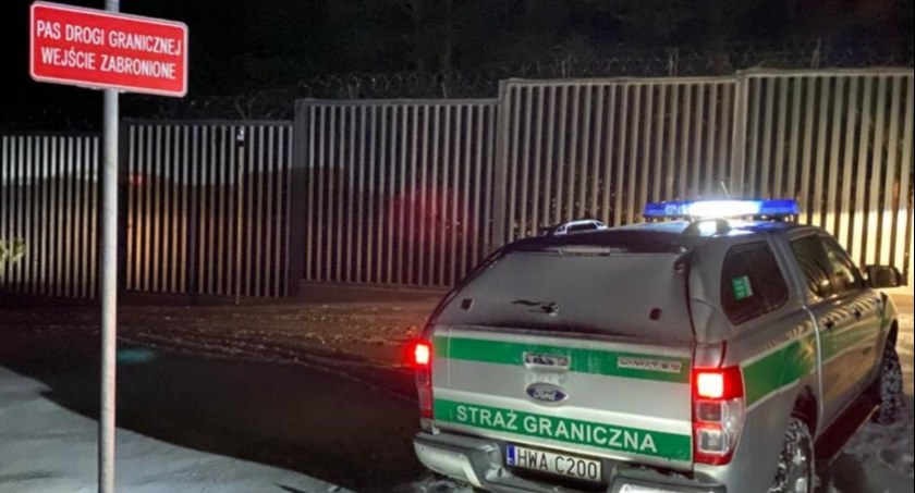 Nie obowiązuje już zakaz przebywania 200 metrów od zapory. Ale do granicy z Białorusią wciąż nie można się zbliżać