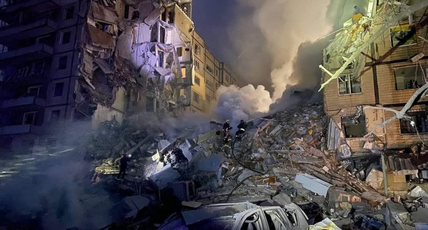Rosja celowo dokonuje zbrodni wojennych. Dlatego należy ją powstrzymać